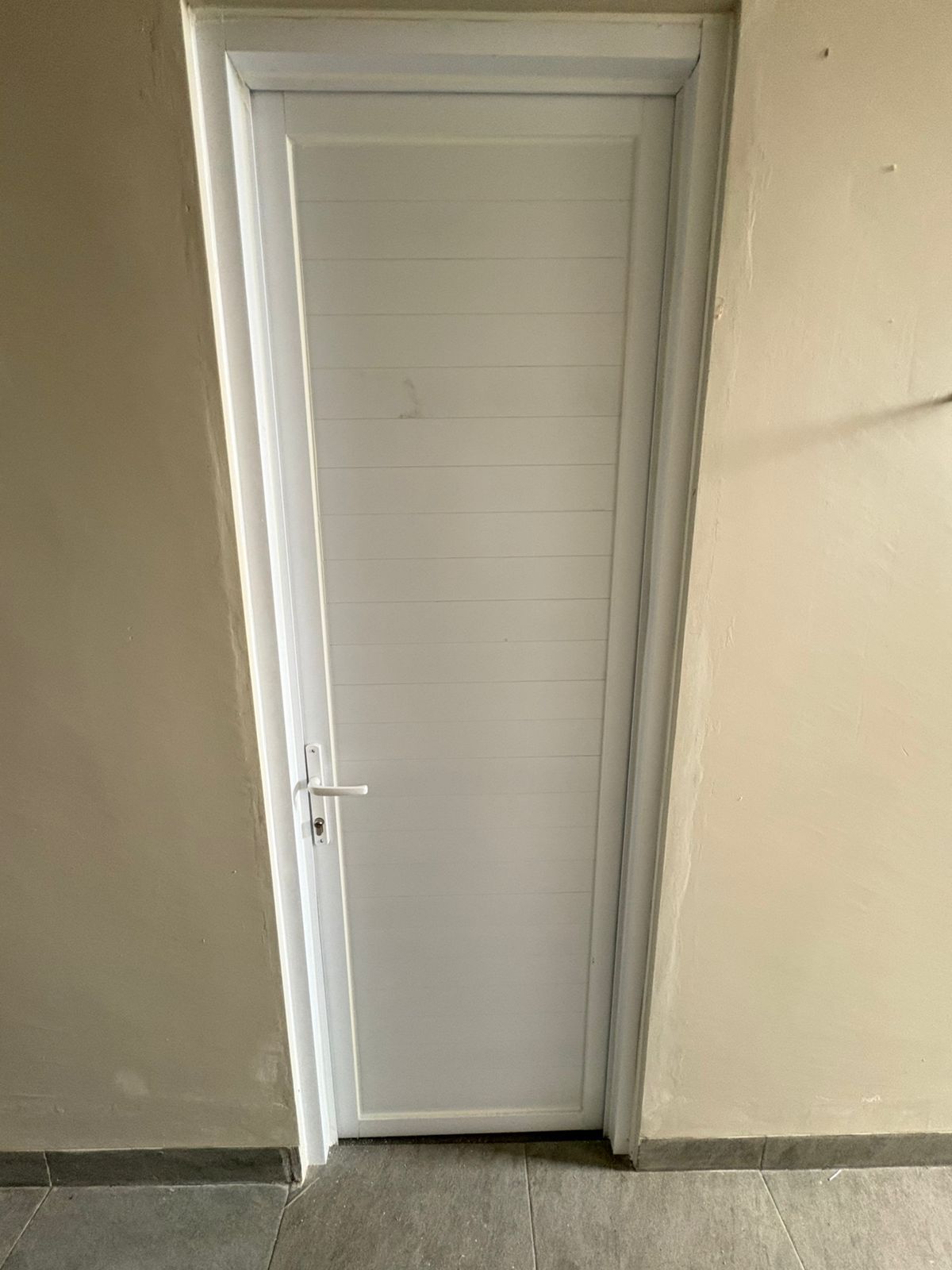 Pintu Kamar Mandi